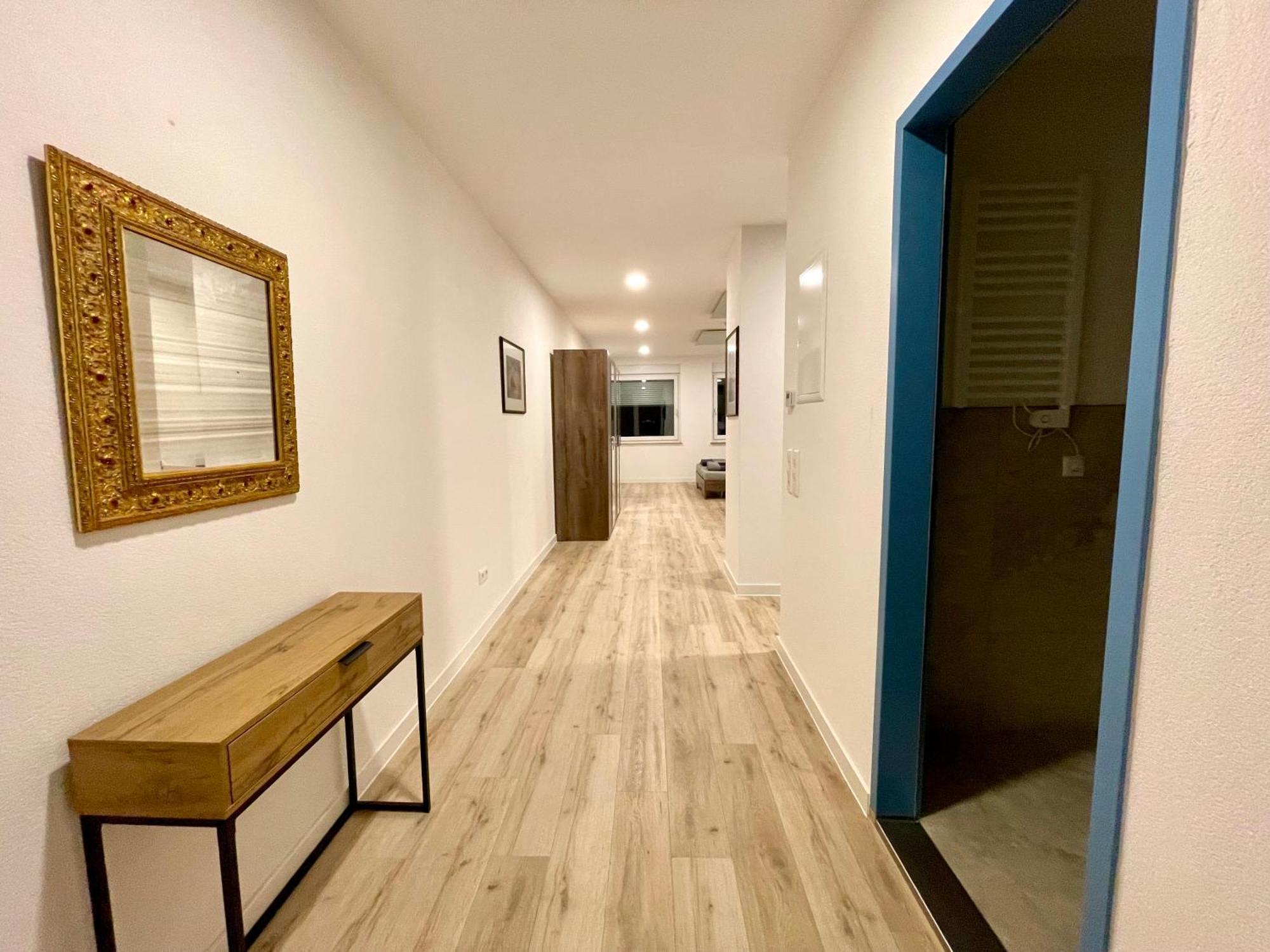 Neu Grosse Einzimmerwohnung Im Zentrum Goldstadt Pforzheim Schloessle Exterior foto